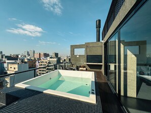 Outdoor spa tub - BT Homes - Palermo, Soler (Buenos Aires)