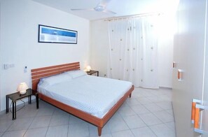 Bügeleisen/Bügelbrett, WLAN, Bettwäsche