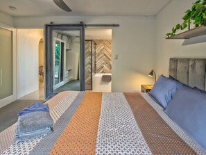 2 chambres, fer et planche à repasser, Wi-Fi, draps fournis