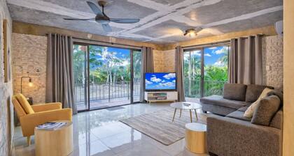 Stunner 2 min walk to beach & cafes