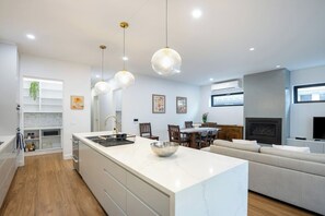 Uklassifisert bilde, 3 av 58, knapp