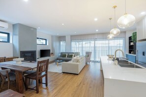 Uklassifisert bilde, 2 av 58, knapp