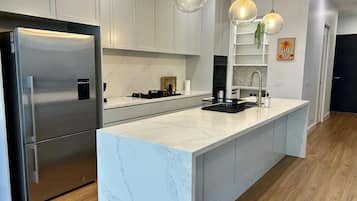 Fridge, microwave, oven, stovetop