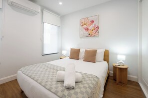 3 chambres, fer et planche à repasser, lit de bébé portatif, Wi-Fi