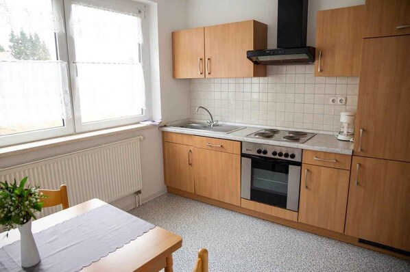 Fridge, oven, dishwasher, highchair