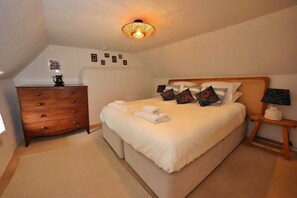 2 bedrooms, free WiFi, bed sheets - Old Lanvean Cottage (St Mawgan)