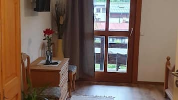 Basic Double Room, Balcony, Lake View | Hypo-allergenic bedding, individually decorated, individually furnished