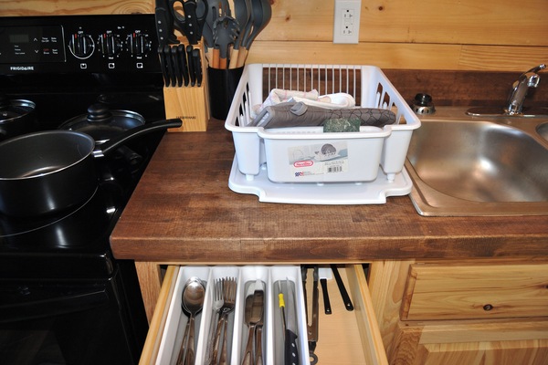 Utensilios de cocina, mesa de comedor