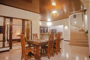 Luxury Villa, 3 Bedrooms, Private Pool, Garden View | In-room dining