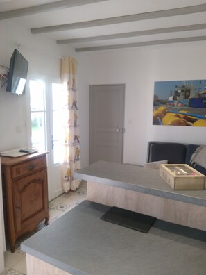 Lobby - 100 M FROM BOISVINET BEACH, SMALL FISHERMAN'S COTTAGE (Saint-Gilles-Croix-de-Vie)
