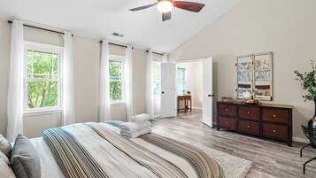 4 chambres, bureau, fer et planche Ă repasser, Wi-Fi