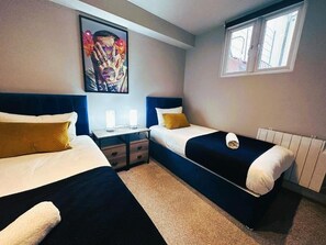 4 quartos, ferros/tábuas de passar roupa, Wi-Fi de cortesia