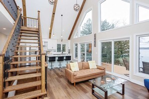 Smart-TV, peis og bordtennis