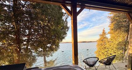 Lakefront Cottage w/ New Hot Tub, Skiing Nearby, Games Room & Stunning Views