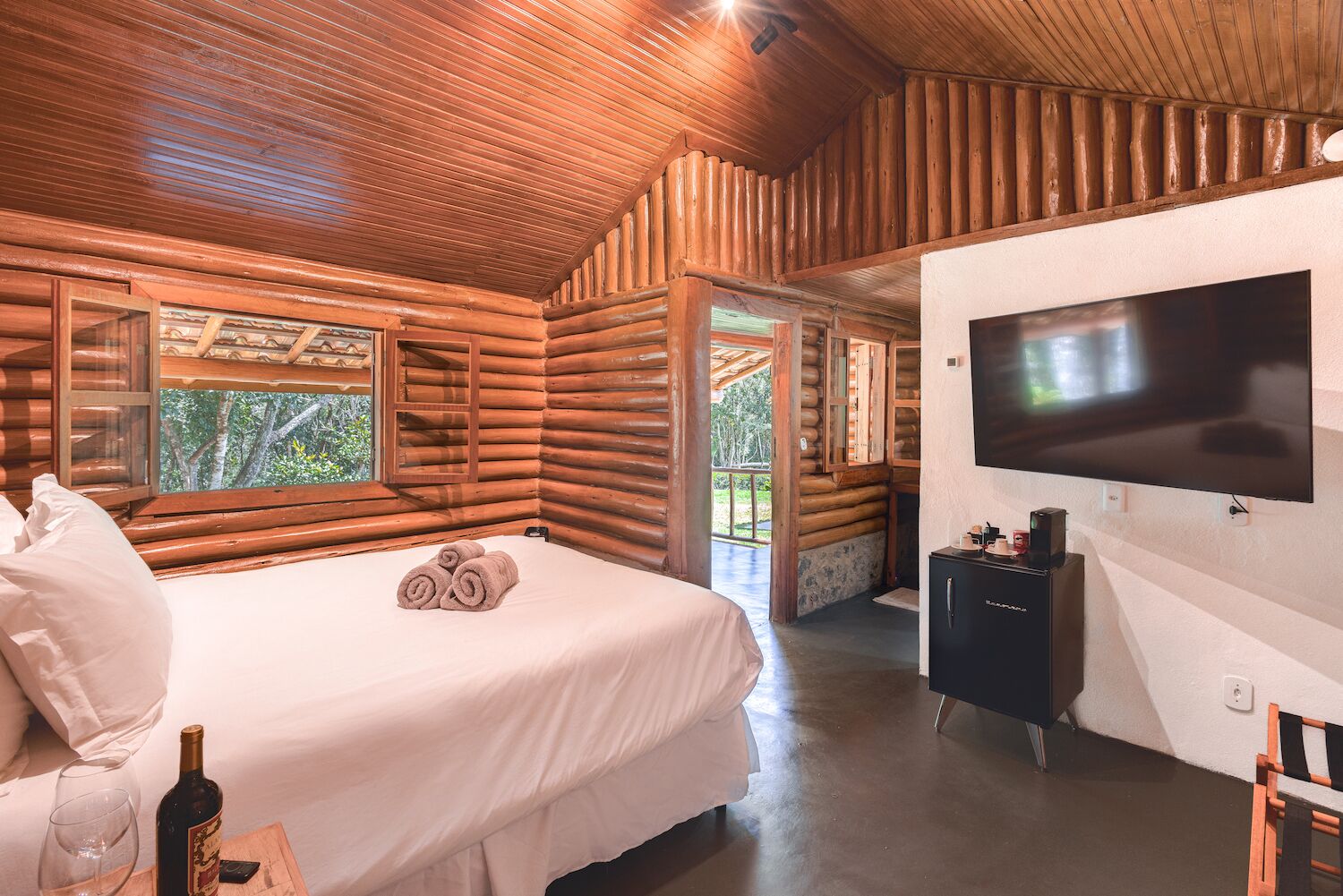 Classic Chalet | 1 bedroom, premium bedding, minibar, iron/ironing board