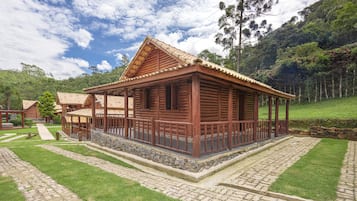 舒适木屋 | 1 多间卧室、高档床上用品、迷你吧、熨斗/熨板