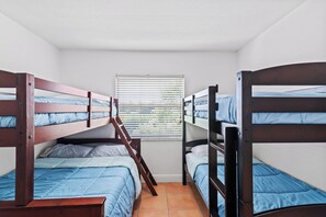 4 bedrooms, WiFi, bed sheets