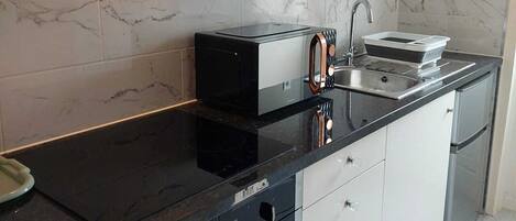 Fridge, microwave, oven, stovetop