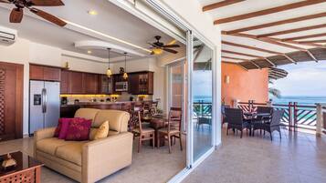 智能電視、乒乓球設施、音響