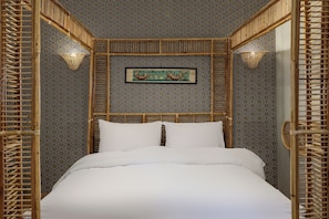 4 bedrooms, desk, iron/ironing board, travel crib - "Fancy Pyramids' view: Giza's Gem" 4 bedrooms, AC 
 (Giza)