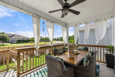 Blue Angel Beach House-2 king suites+Fire pit+air hockey🌴