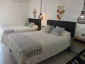 3 slaapkamers, een strijkplank/strijkijzer, wifi, beddengoed