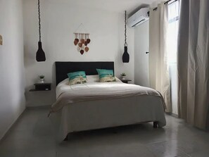 3 chambres, fer et planche à repasser, Wi-Fi, draps fournis