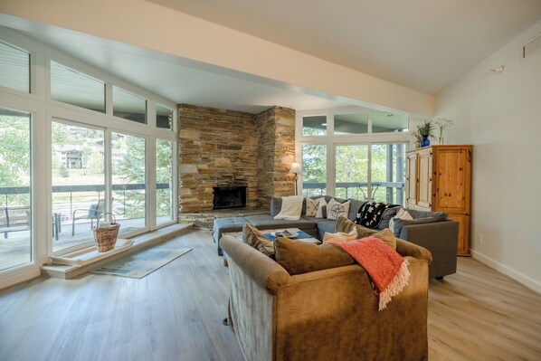 スマートテレビ、暖炉