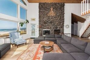 TV, fireplace, table football, ping pong - Kraken's Candle Beachfront Home (Cloverdale)