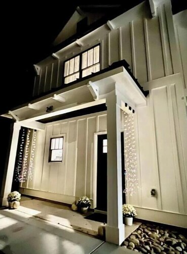 Charming Gainesville Townhome 3