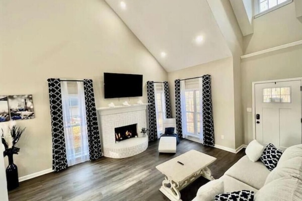 TV, fireplace