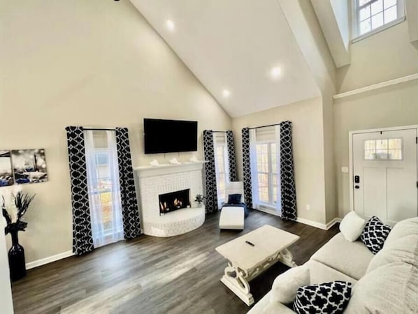 TV, fireplace