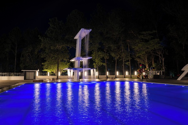 Kolam renang outdoor