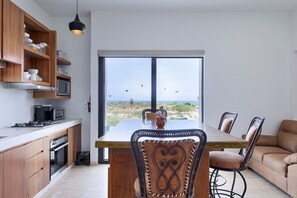 Fridge, dishwasher, coffee/tea maker, toaster