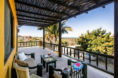 5 Minutes to Downtown Los Barriles, Walk to Beach