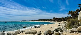 Oceanfront Condo, Patio and shared Pool Casita Mar y Sol