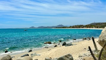 靠近海滩