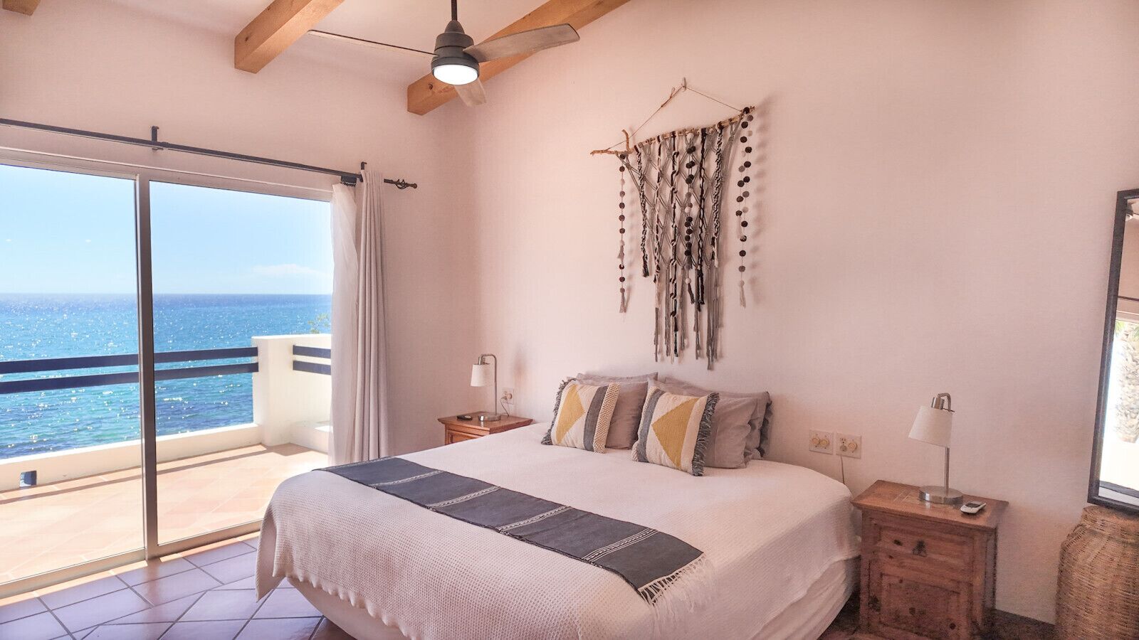 2 habitaciones, cuna de viaje, wifi gratis y ropa de cama 