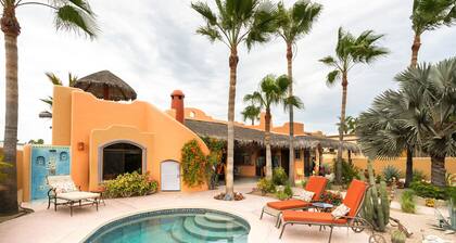 Pool house in the heart of Downtown Los Barriles