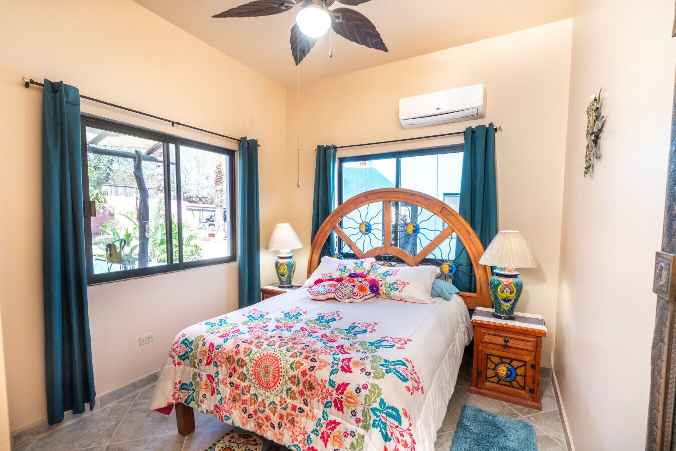 3 bedrooms, desk, travel crib, WiFi