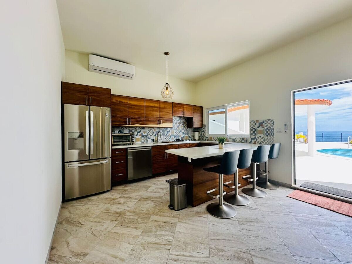 Fridge, dishwasher, coffee/tea maker, toaster