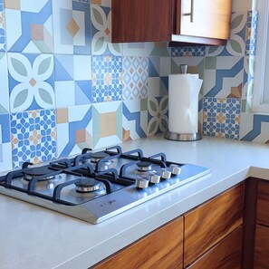 Fridge, dishwasher, coffee/tea maker, toaster - Casita Tortuga Ocean View & Pool near Los Barriles (Buena Vista)