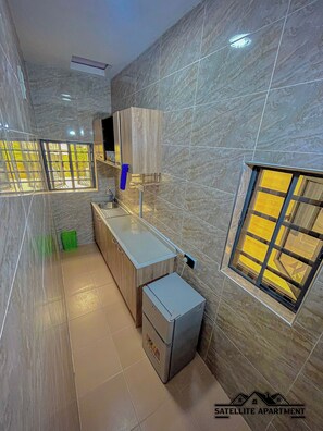 Interior - Cozy 1-BEDROOM WITH AC, WiFi, FULL kitchen, free parking, restaurant delivery (Satellite Town)