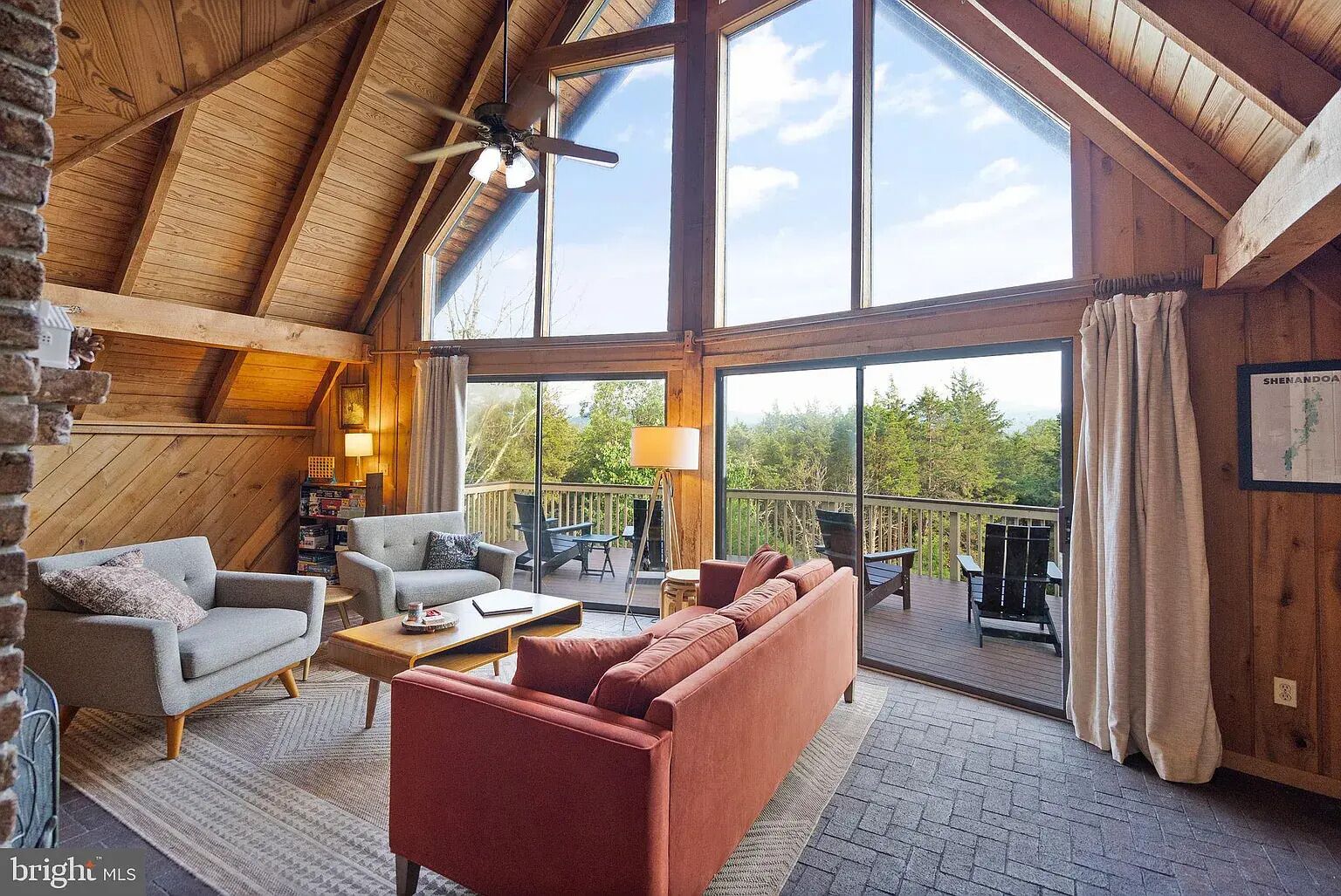 Smart TV, fireplace, video games, table tennis