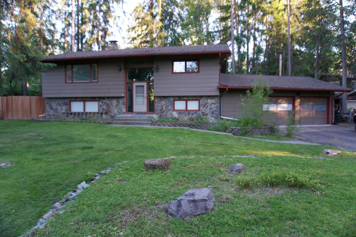 Ideally Located Whitefish Retreat ~ Lake & Mtns!