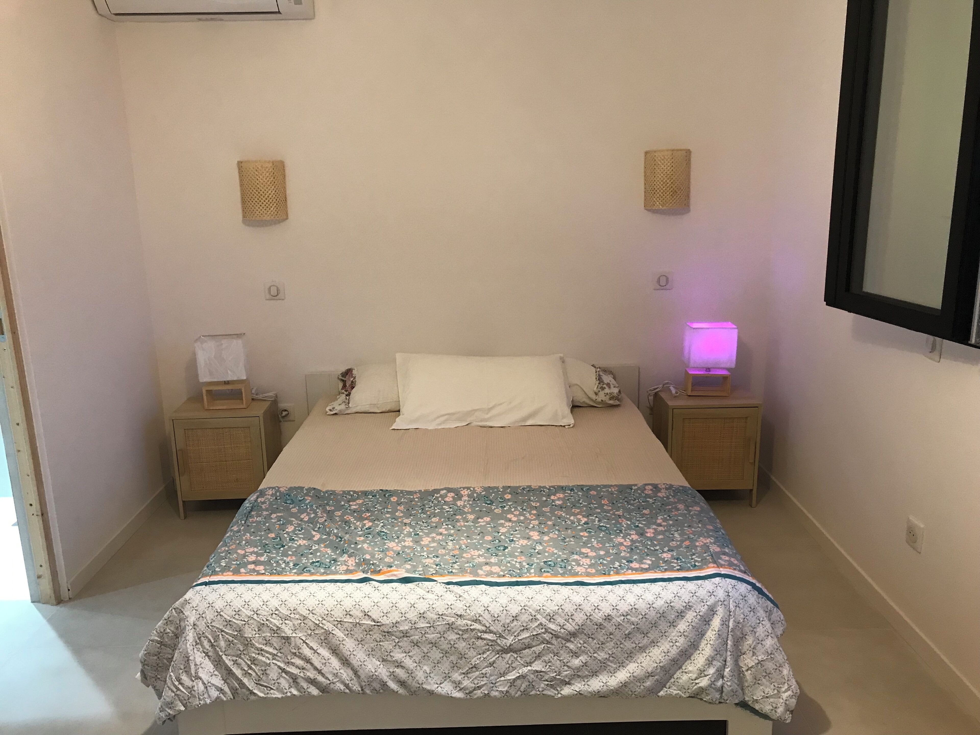 2 chambres, fer et planche à repasser, Wi-Fi, draps fournis