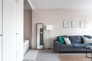 Studio supérieur, vue sur la ville | Literie de qualité, rideaux d’obscurcissement, fer et planche à repasser