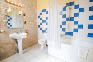 Hair dryer, towels