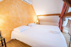 2 camere, ferro/asse da stiro, Wi-Fi gratuito, lenzuola