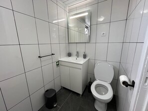 تجهيزات دش، مجففات شعر، مناشف